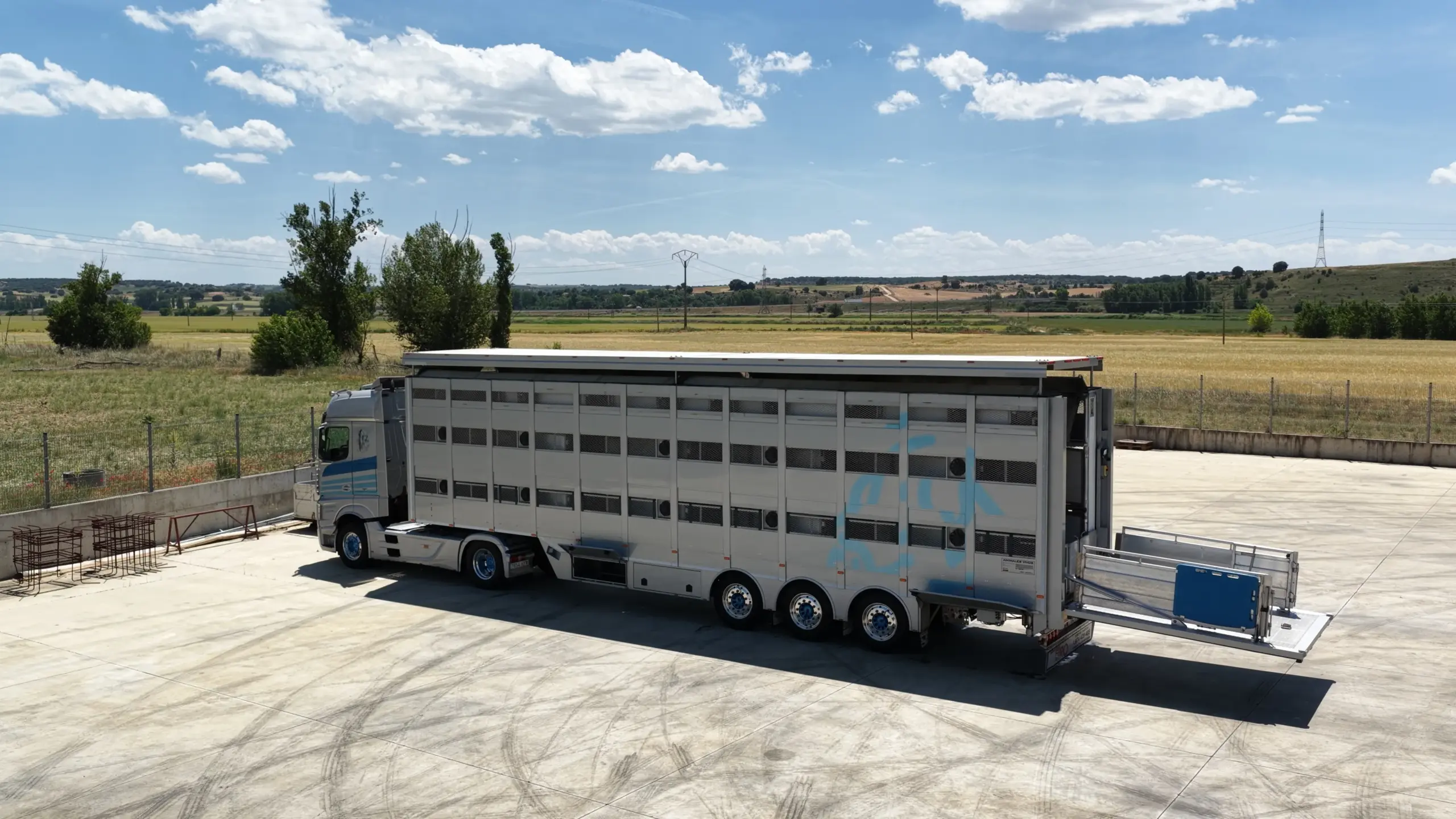 camión de transporte Hermanos de Pablo Arribas